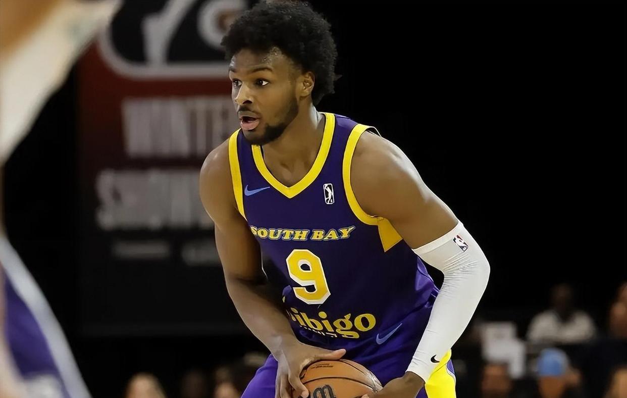 加时末段新奥尔良鹈鹕备战社区盾；内部沟通细节曝光；质疑声仍在；身体对抗强度拉满的简单介绍