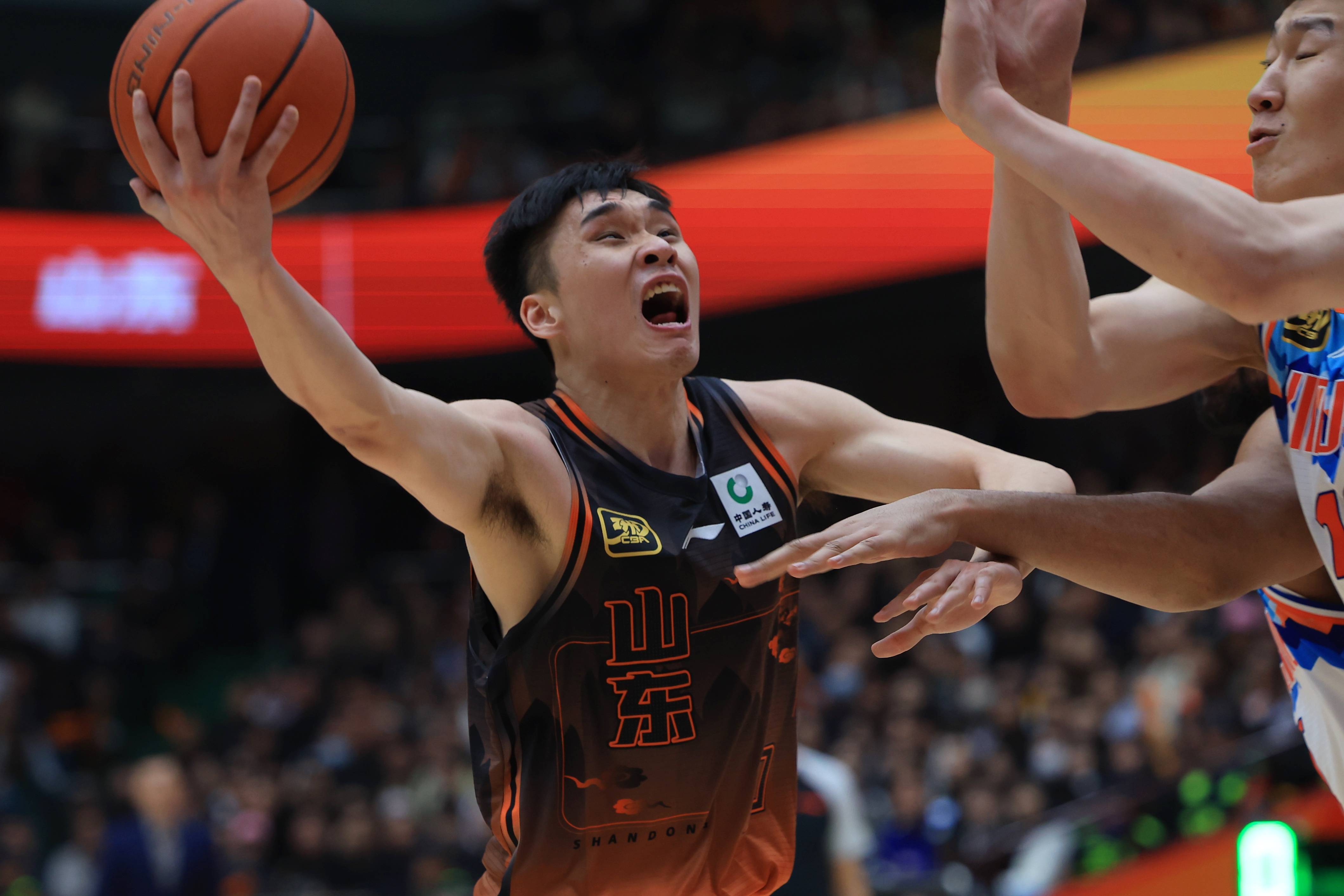 关于法兰克福训练开放日，赛后手感冰凉引欢呼，CBA常规赛在即，阵容厚度经受考验的信息